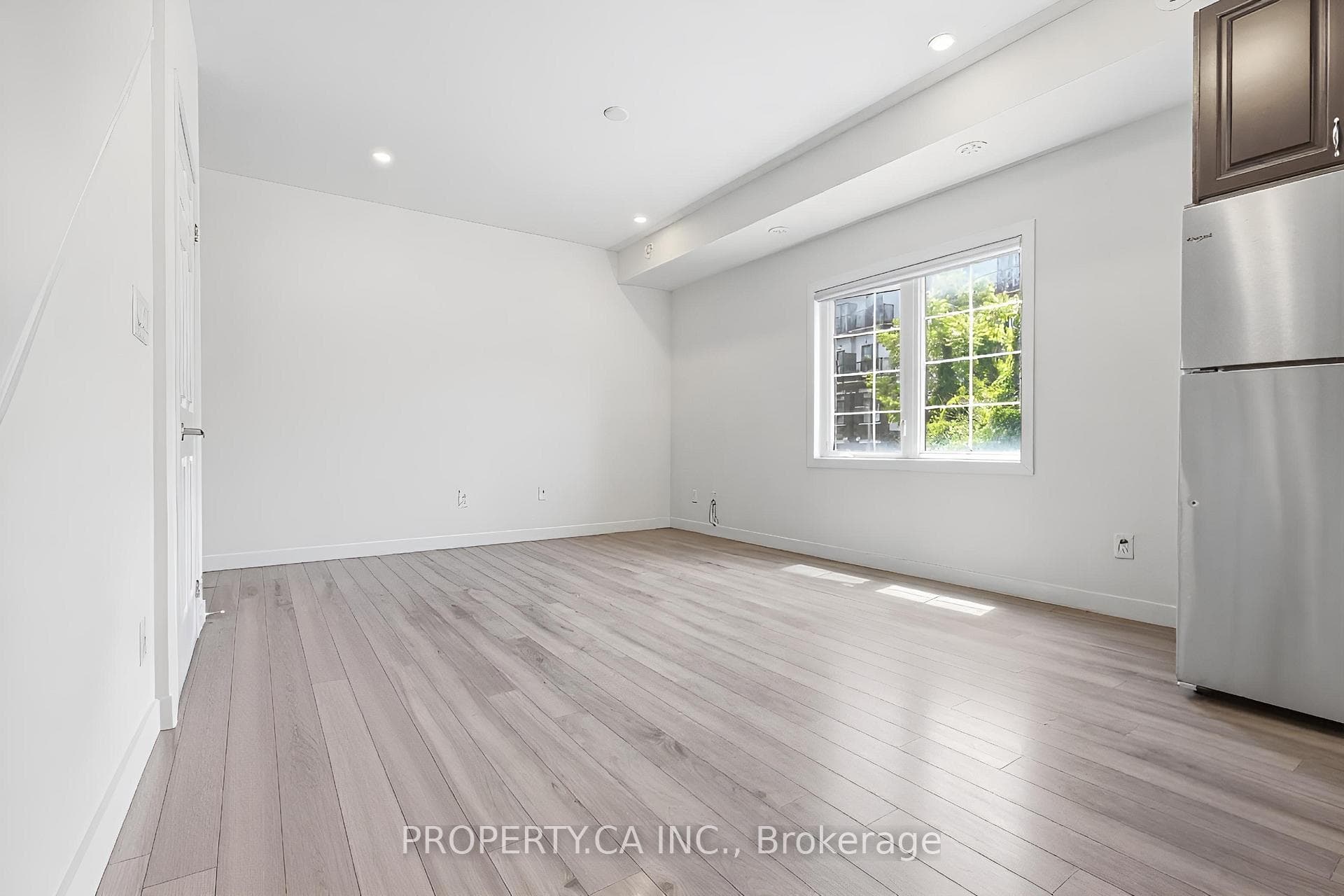 7 Forbes Avenue photo 8