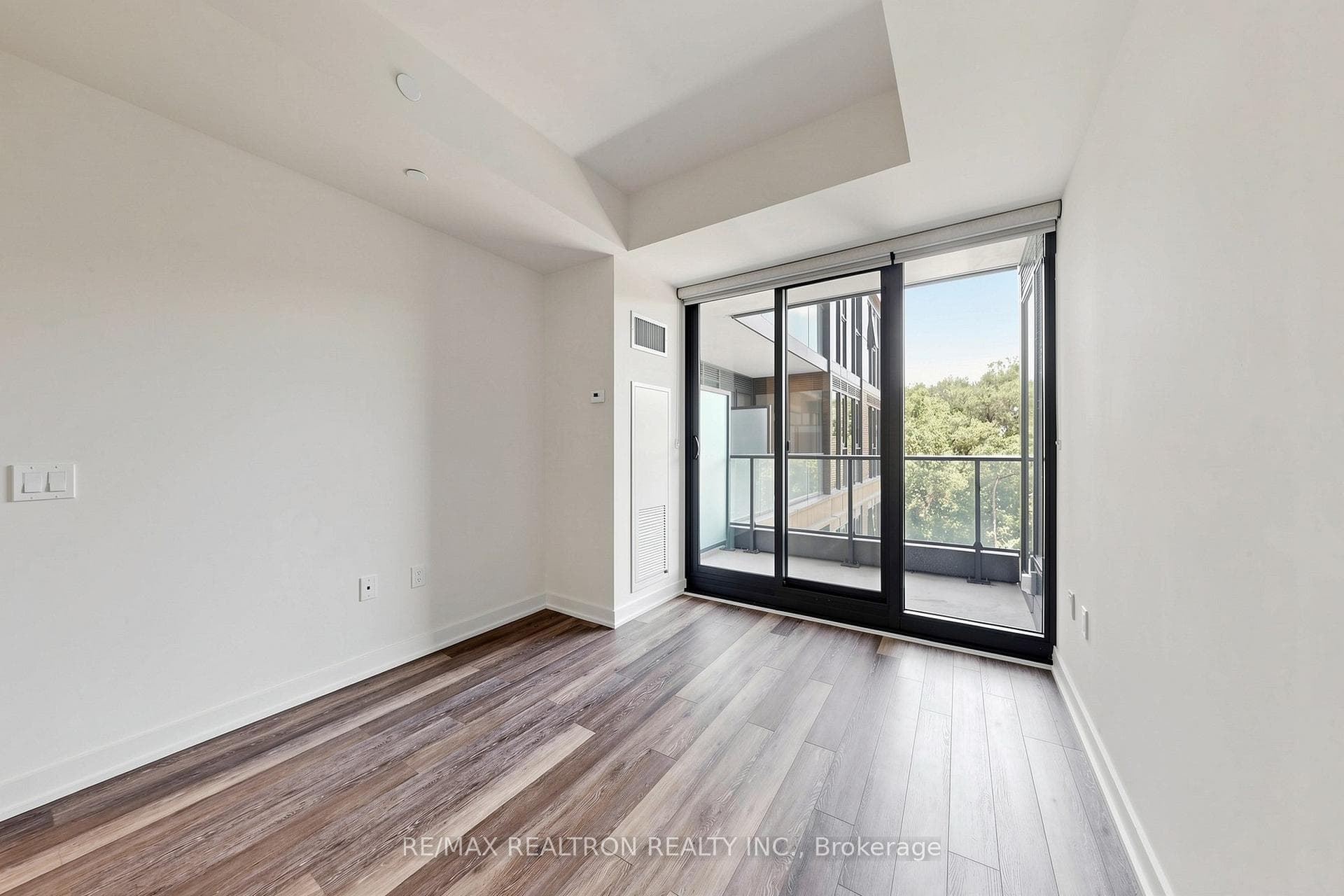 250 Lawrence Avenue Unit 701 photo 23