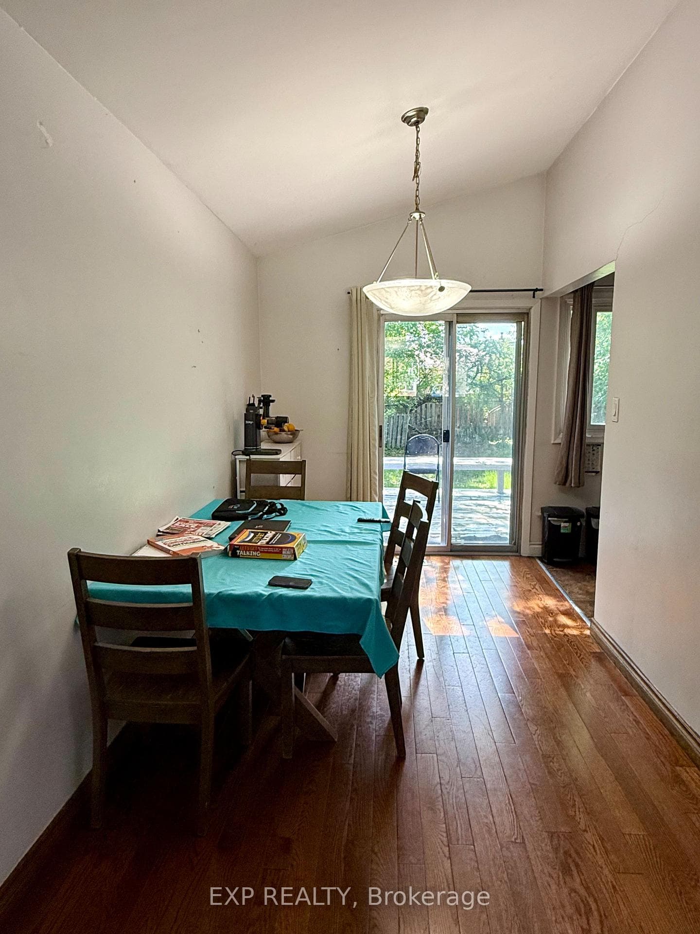 6 Mid Pines Road Unit Upper photo 4