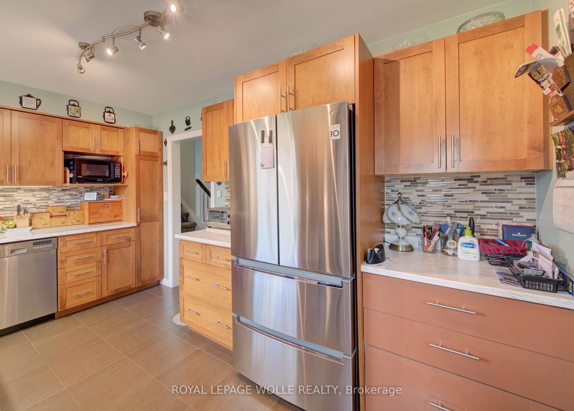 99 Highman Avenue photo 7
