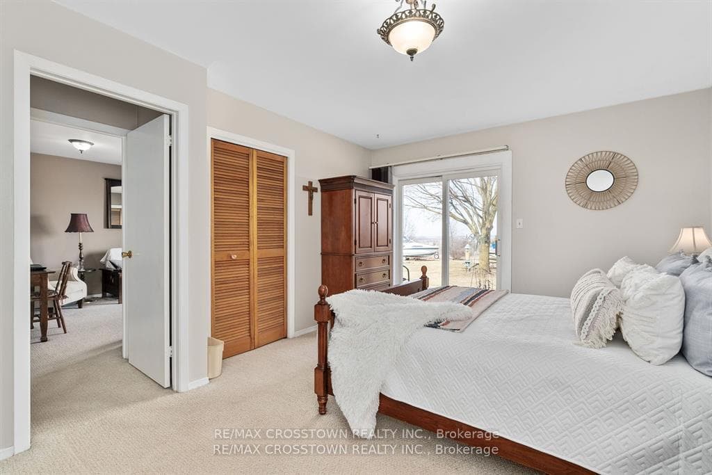 5884 7th Line photo 32