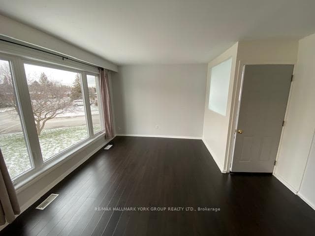 96 Tecumseh Drive photo 4