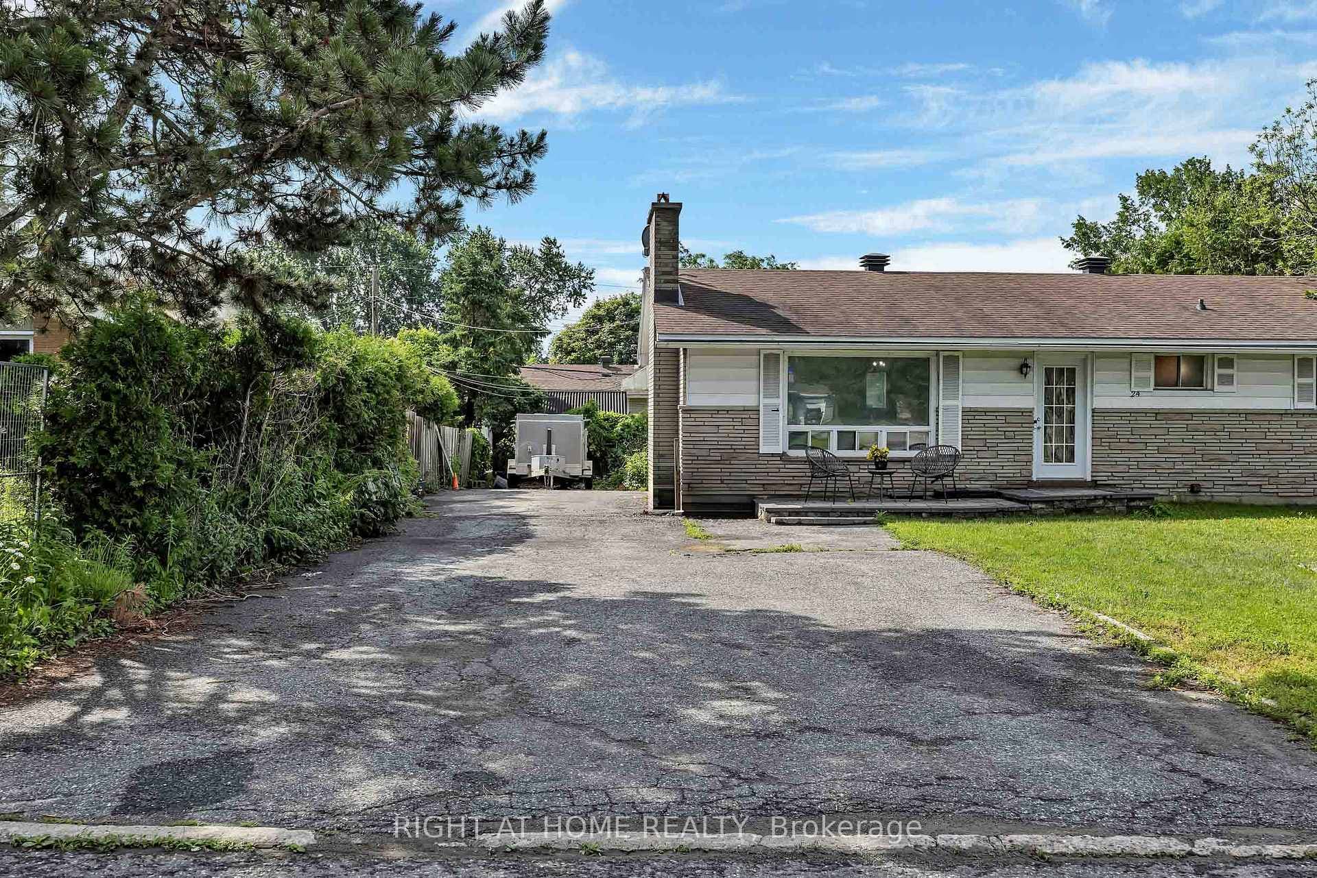 24 Largo Crescent photo 5