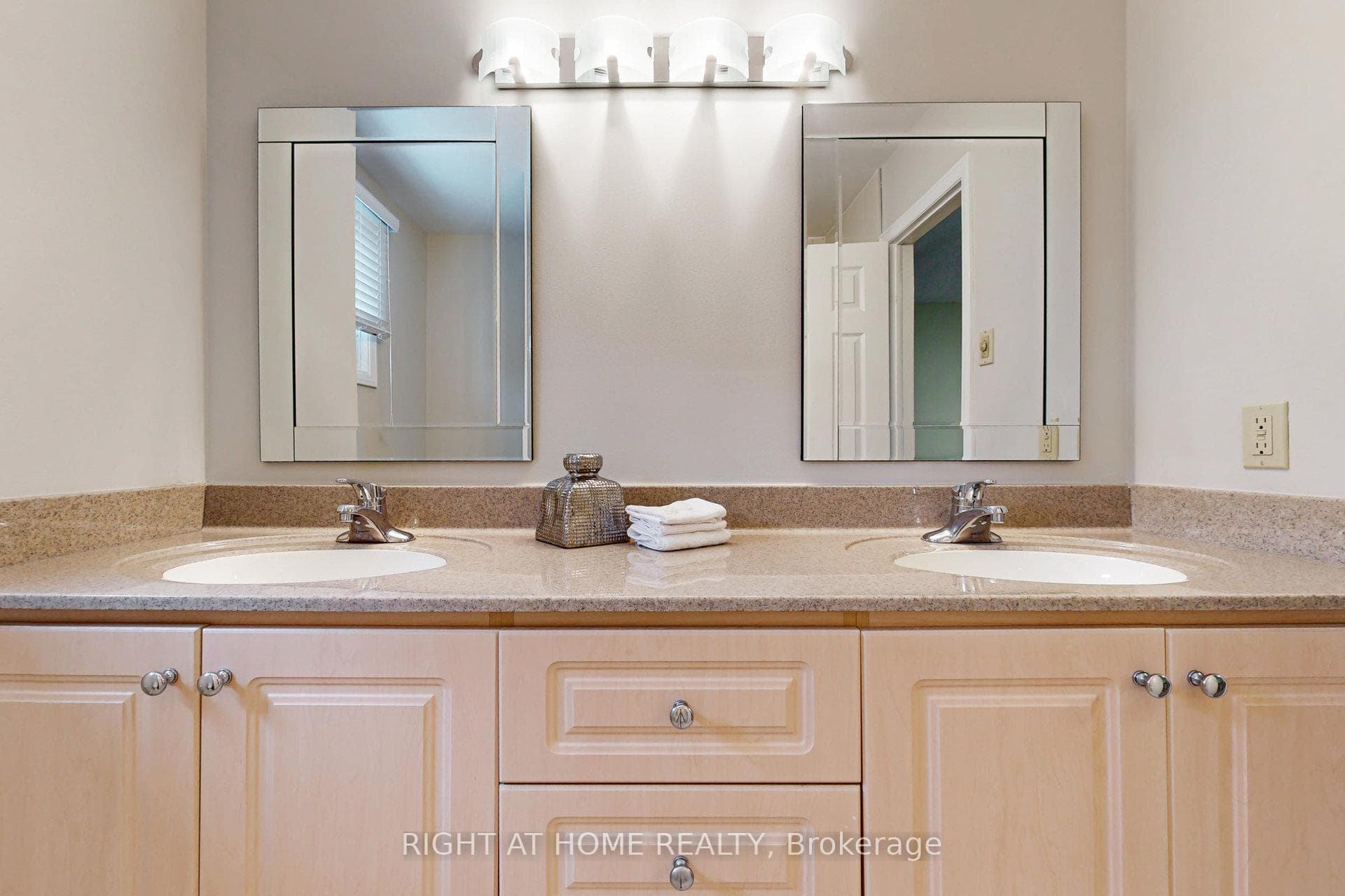 68 Willowbrook Road photo 34