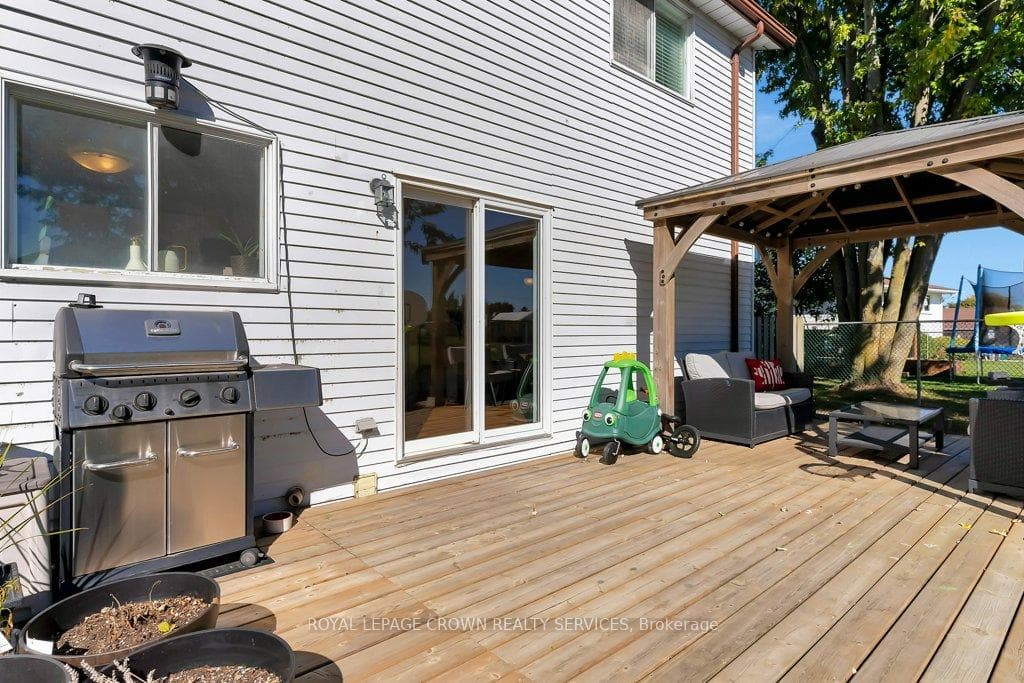 118 Peachtree Crescent photo 29