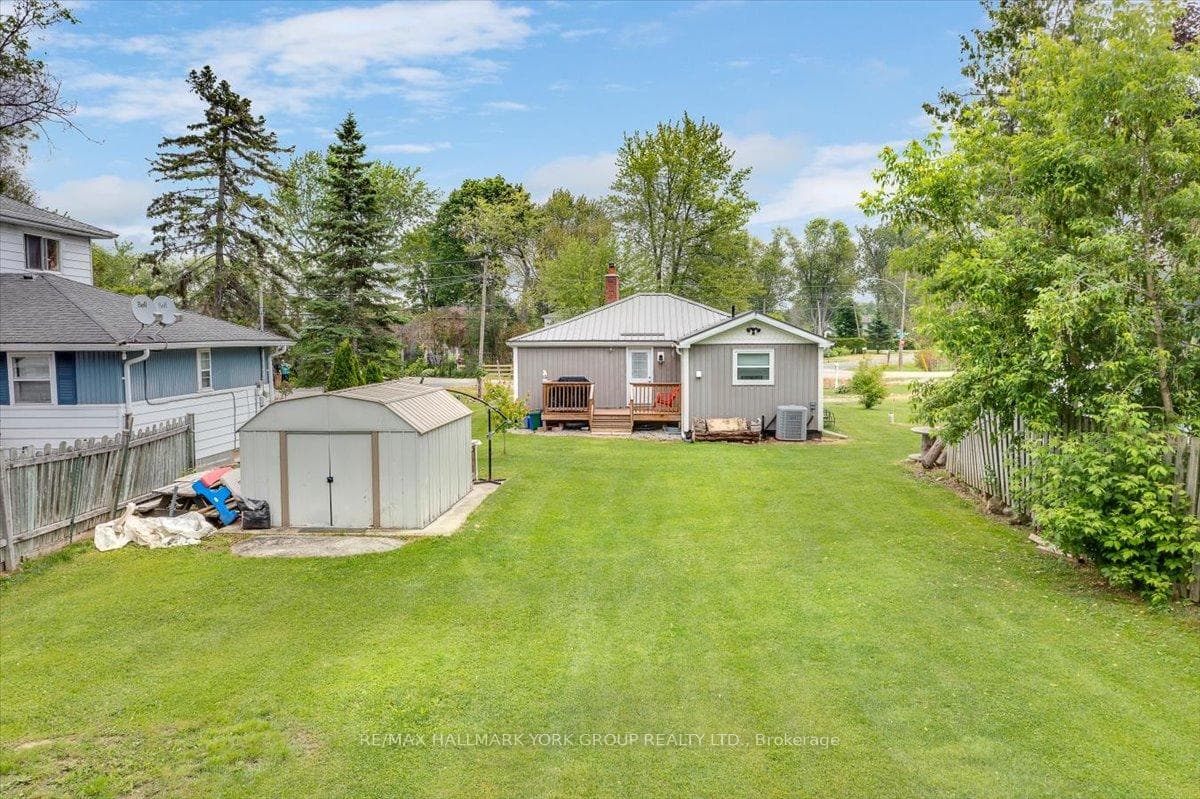 21 Lakeshore Road photo 29