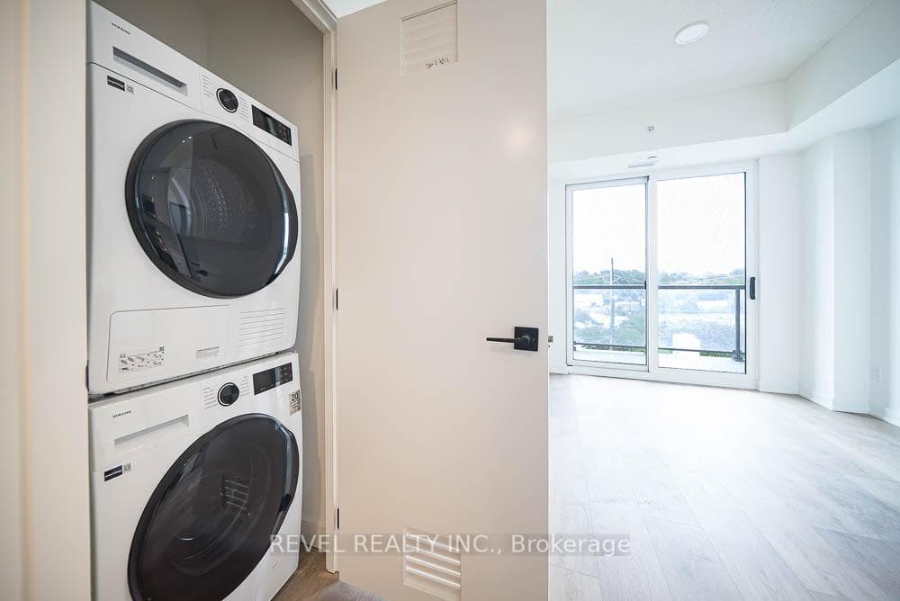 33 Erie Avenue Unit 406 photo 13