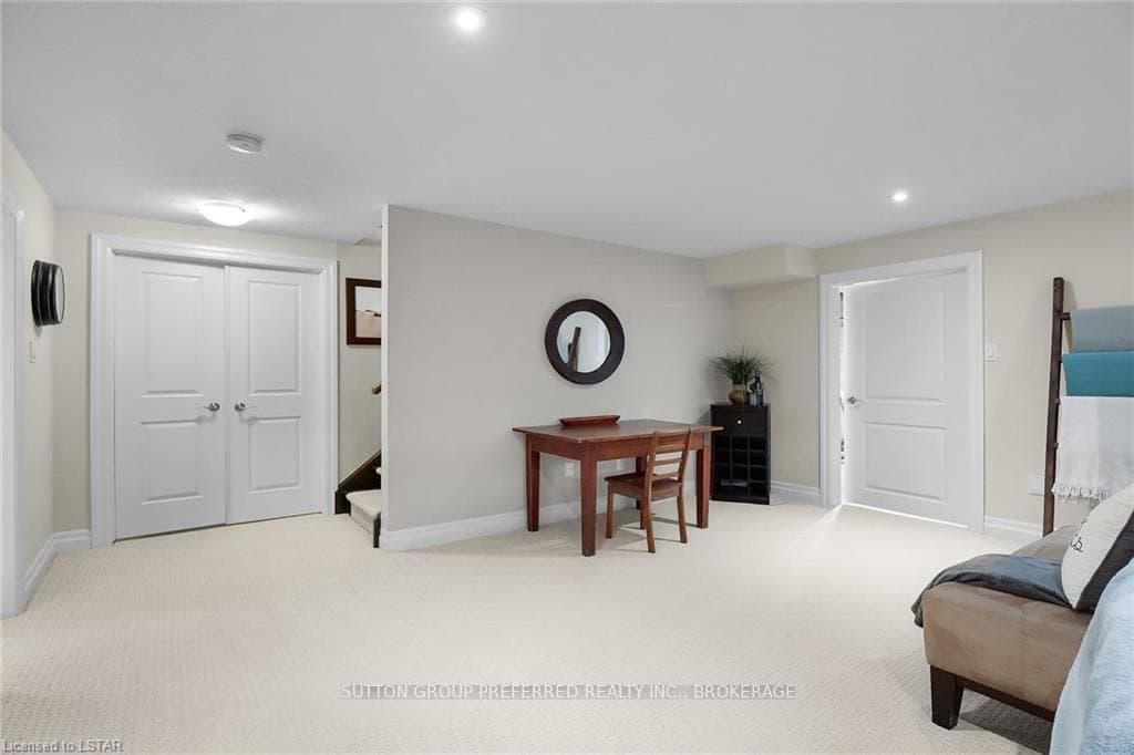 1533 JIM ALLEN Way Unit 6 photo 26