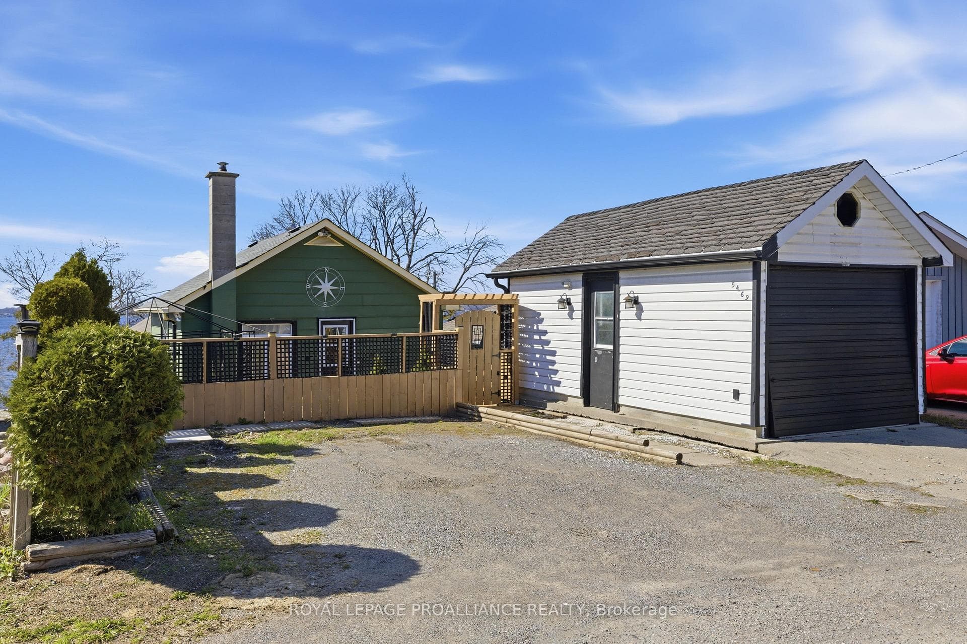 5469 Lakeshore Drive photo 4