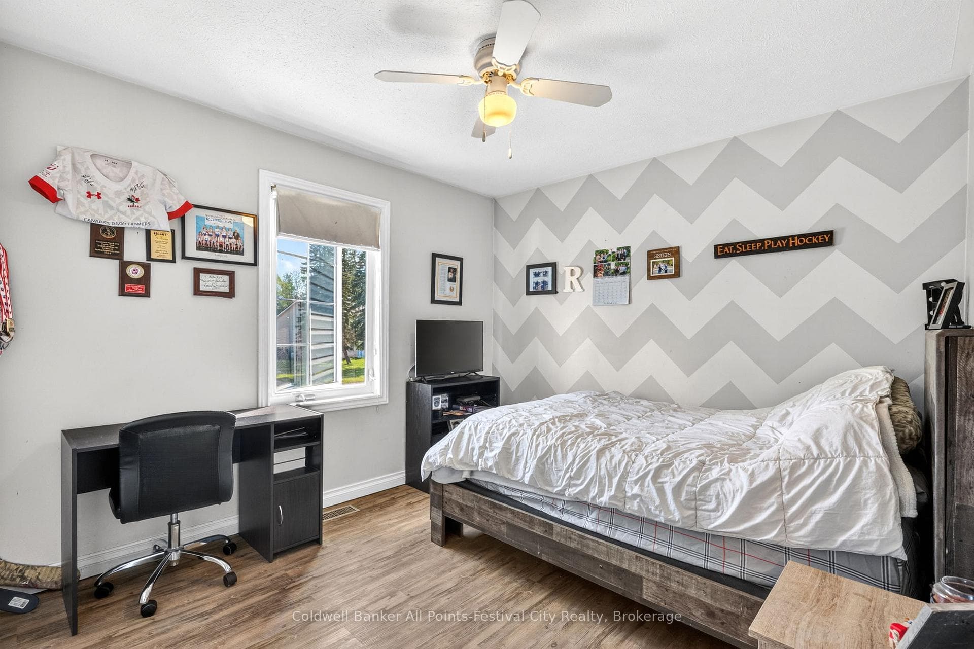 695 Hamilton Street photo 22
