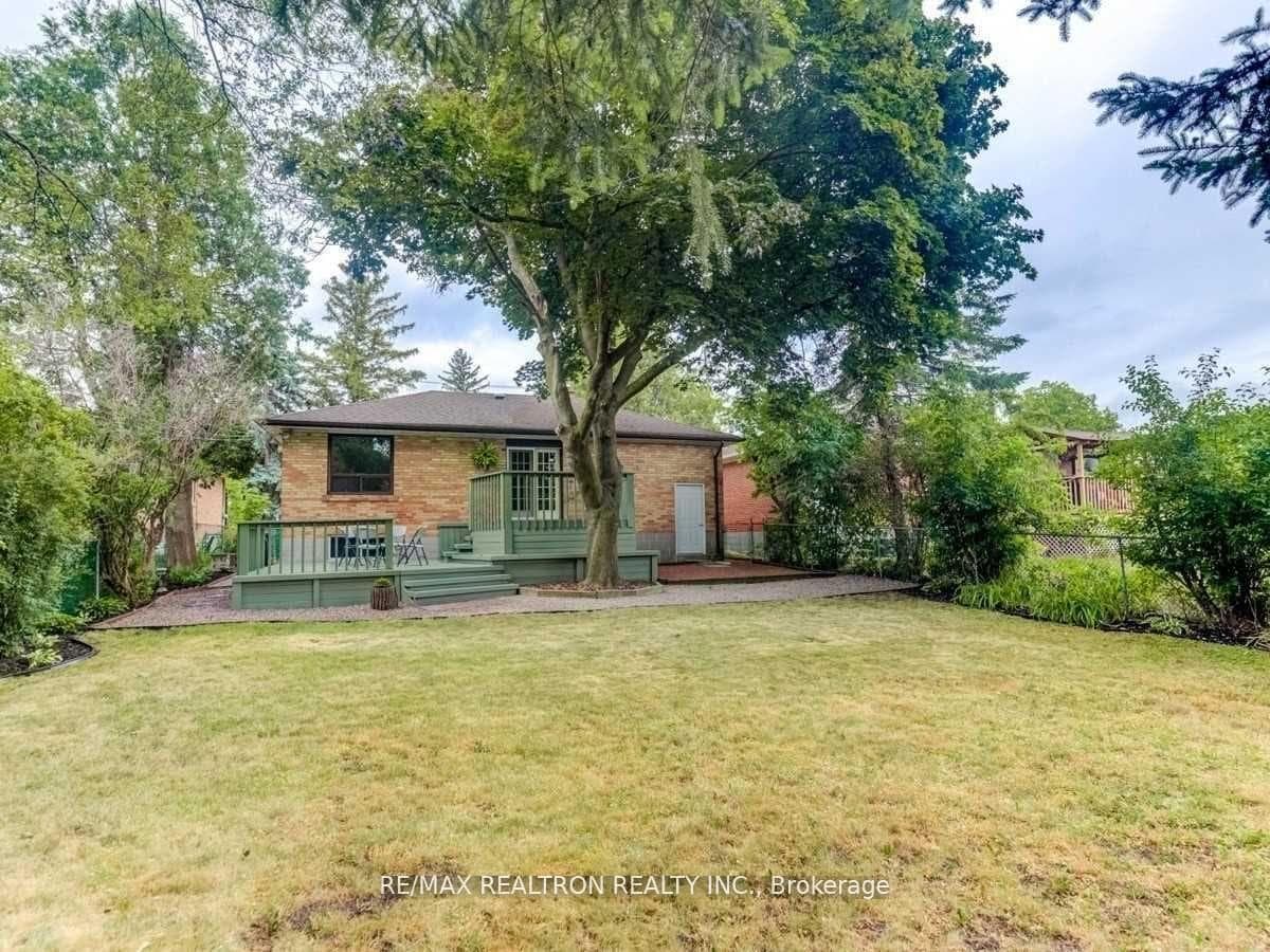 102 Drewry Avenue photo 18