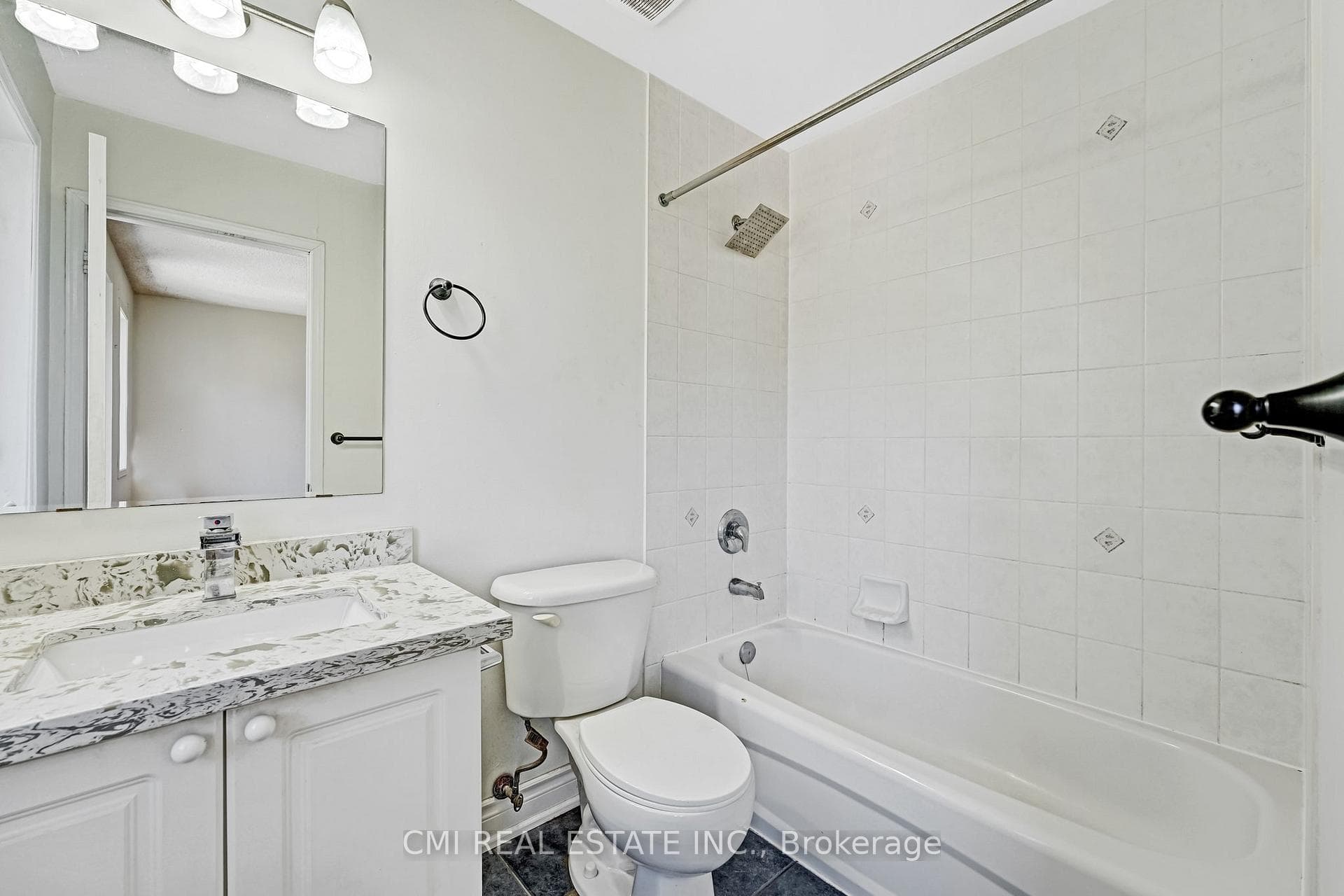 21 Axelrod Avenue photo 31
