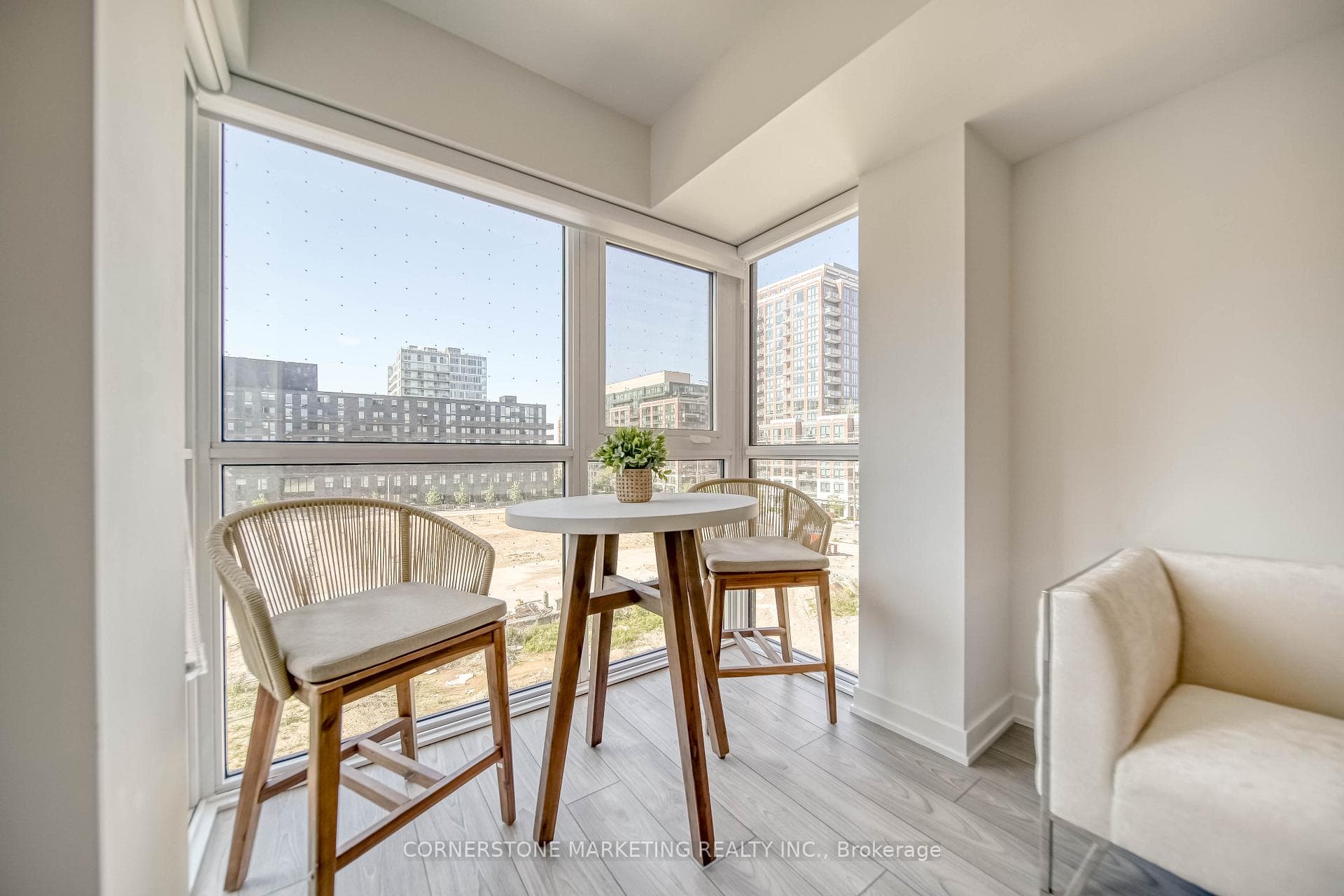 8 Tippett Road Unit 428 photo 18