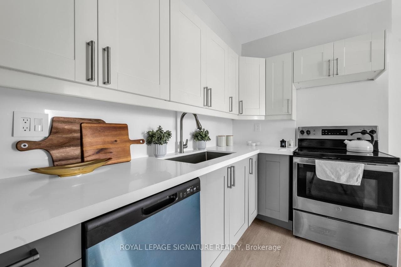 75 Emmett Avenue Unit 211 photo 16