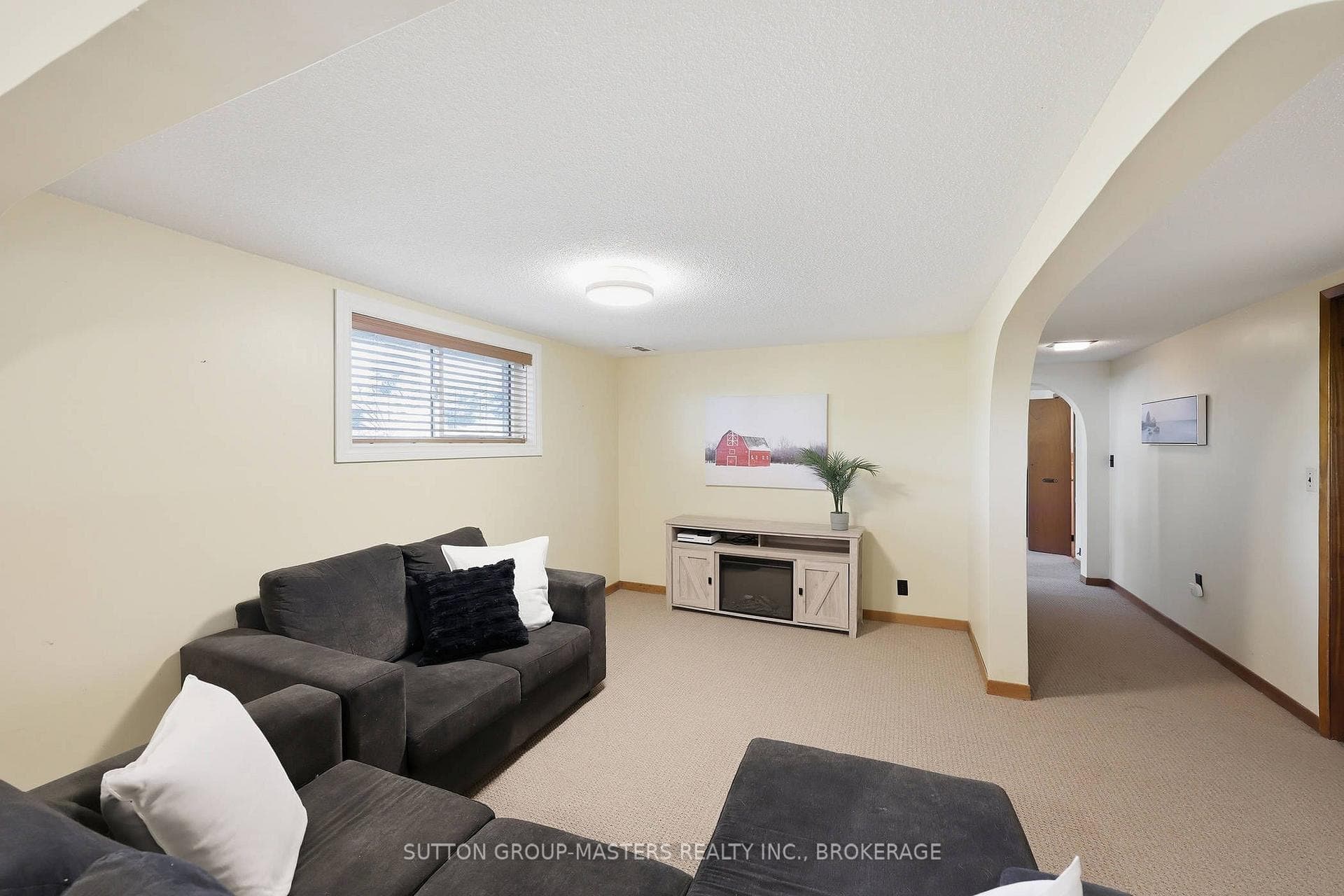 2212 Battersea Road photo 31