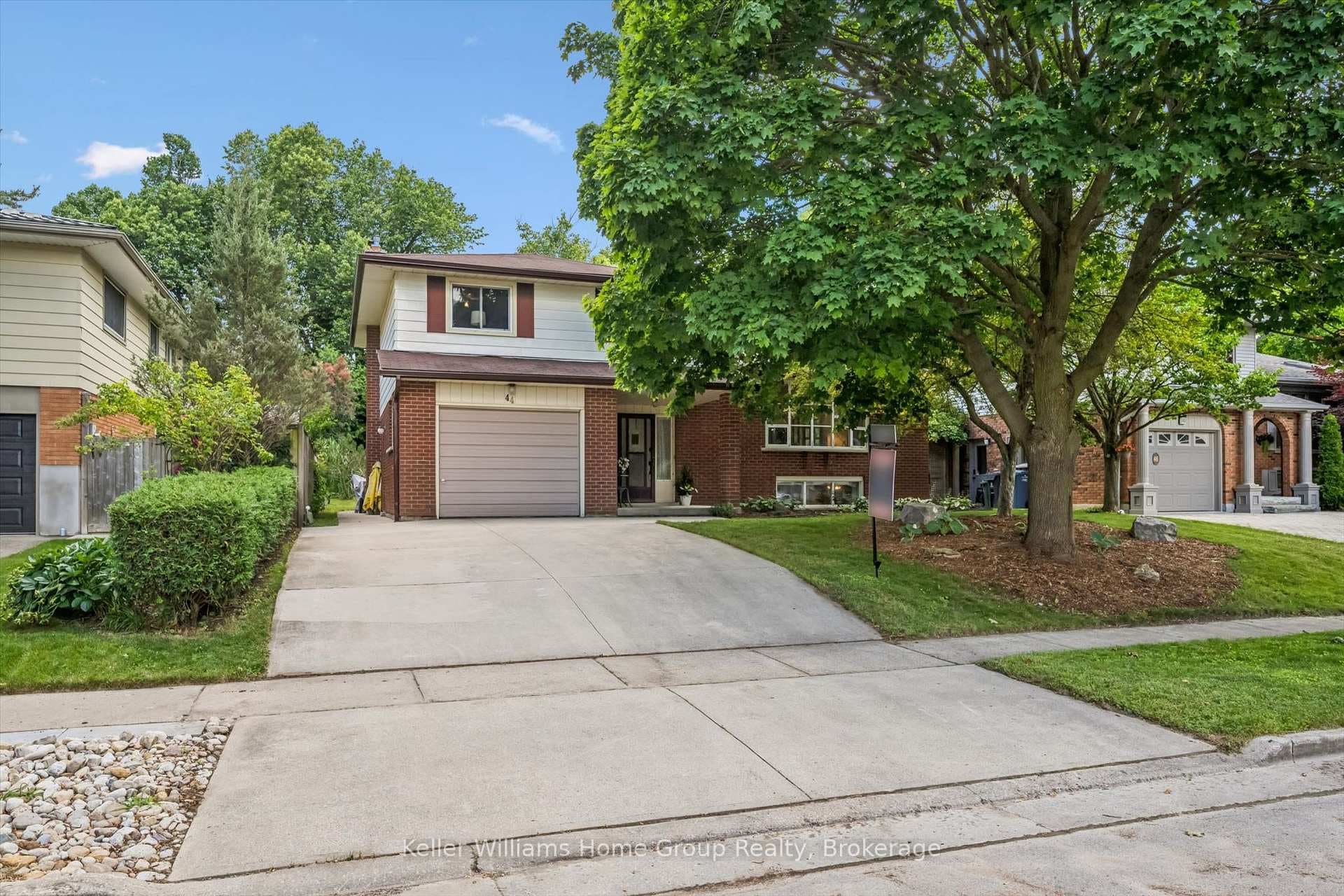 44 Sherwood Drive photo 3