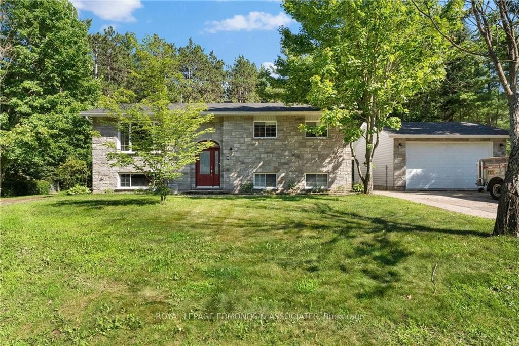 9 BLUEJAY Way photo 1