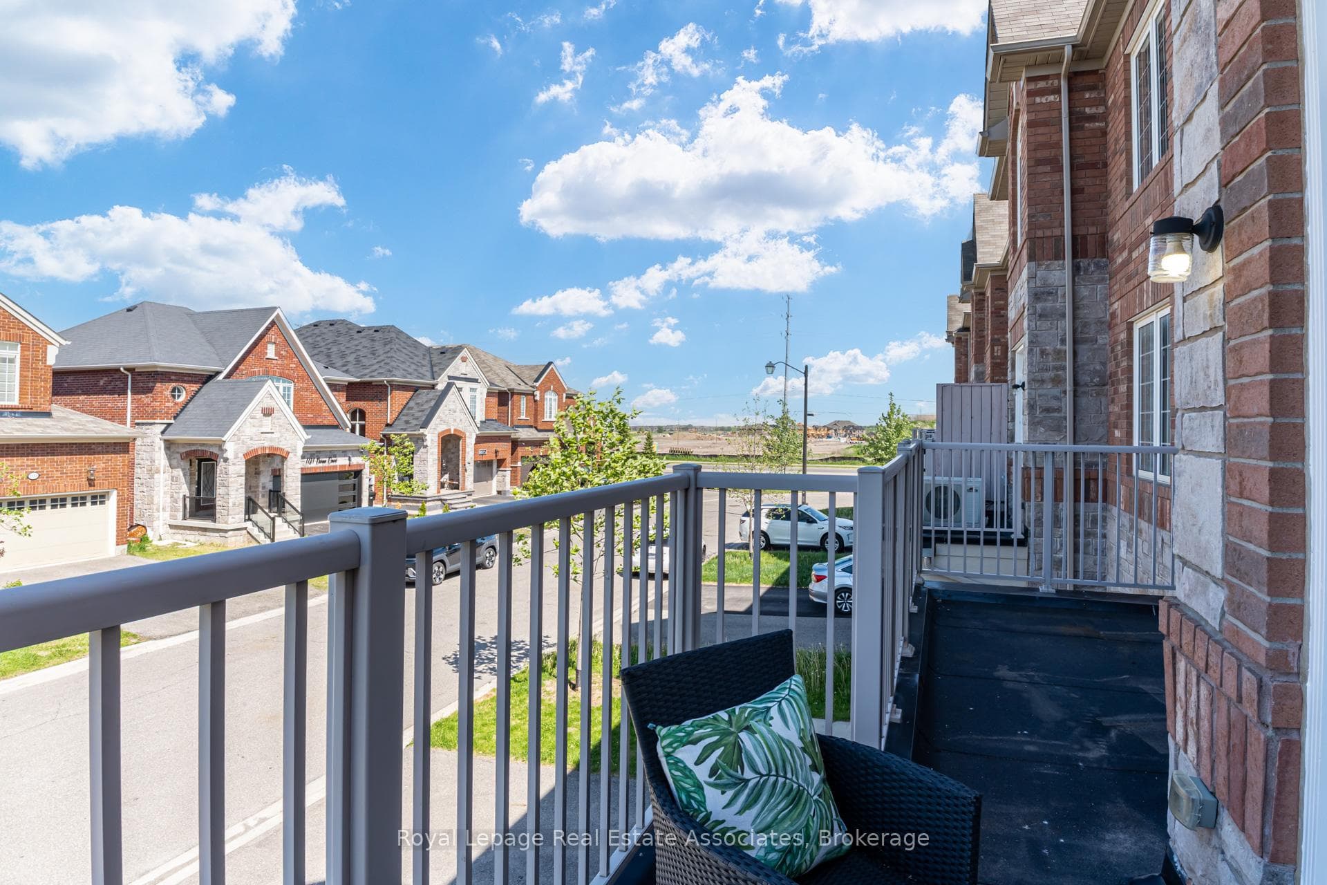 1114 Durno Court photo 20