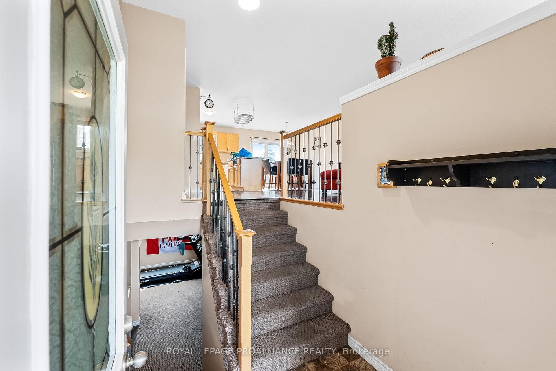 4 Beacon Drive photo 3