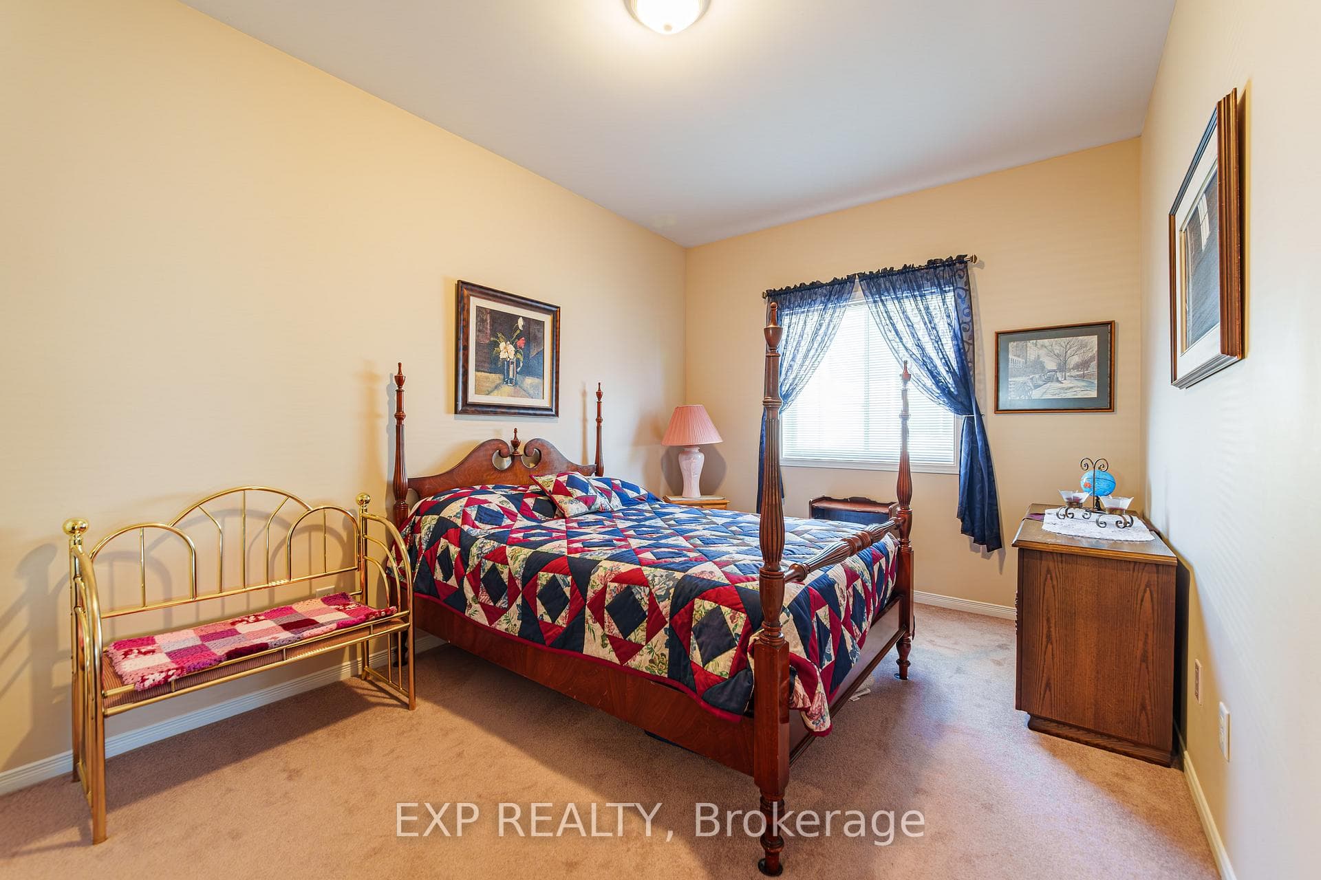 434 Moffatt Street photo 26