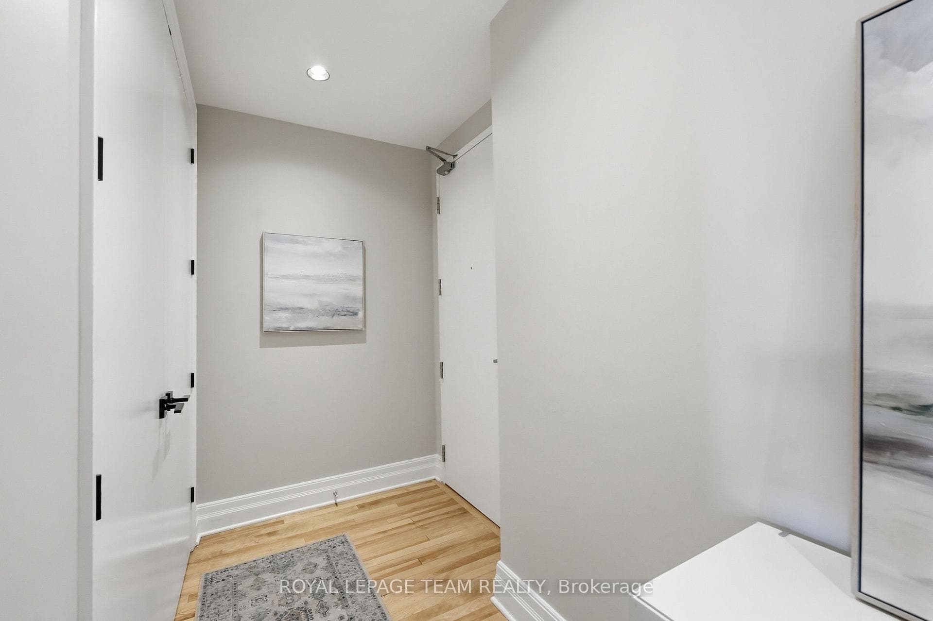 330 Loretta Avenue Unit 301 photo 5