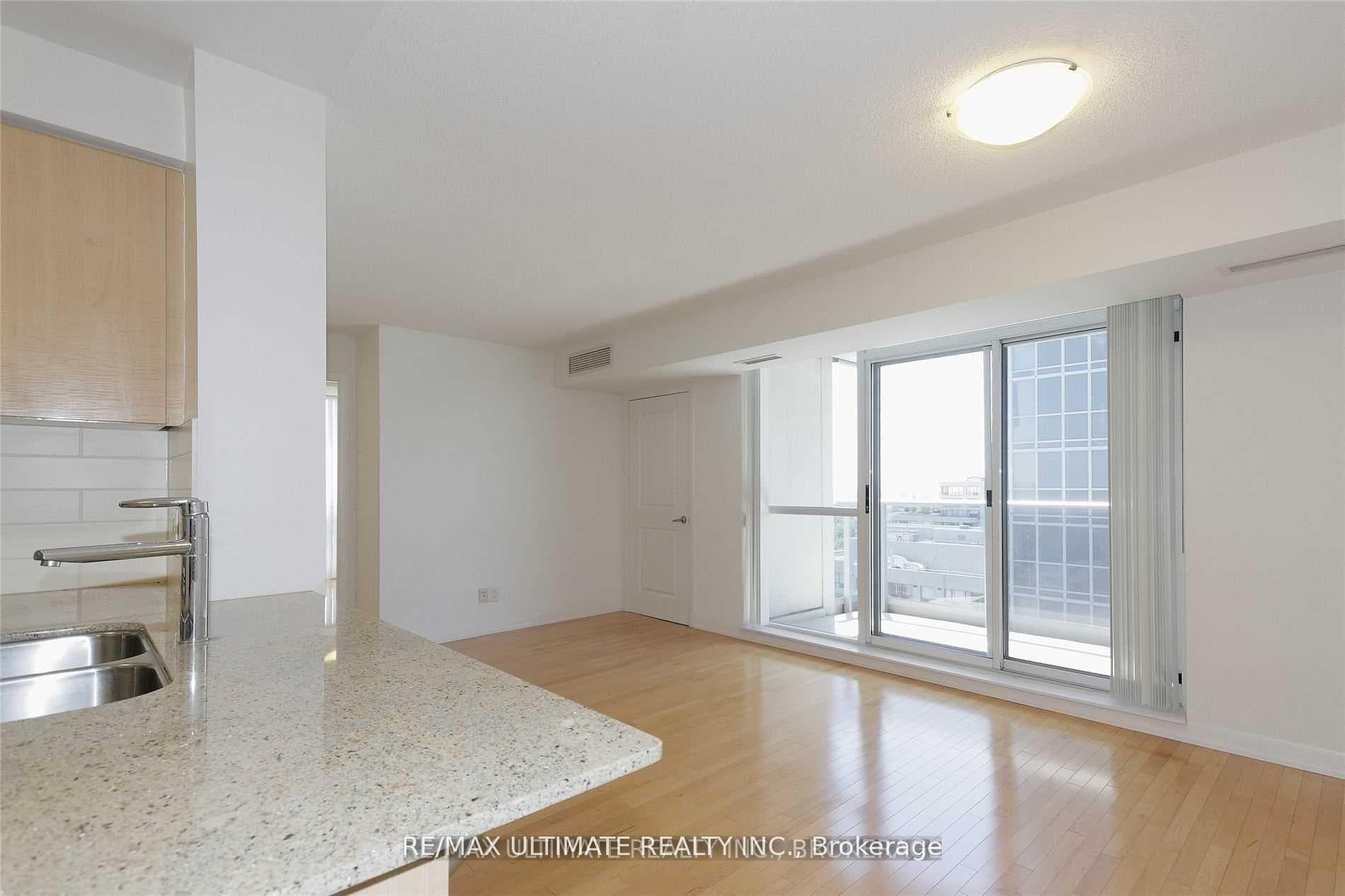 5793 Yonge Street Unit 2205 photo 5