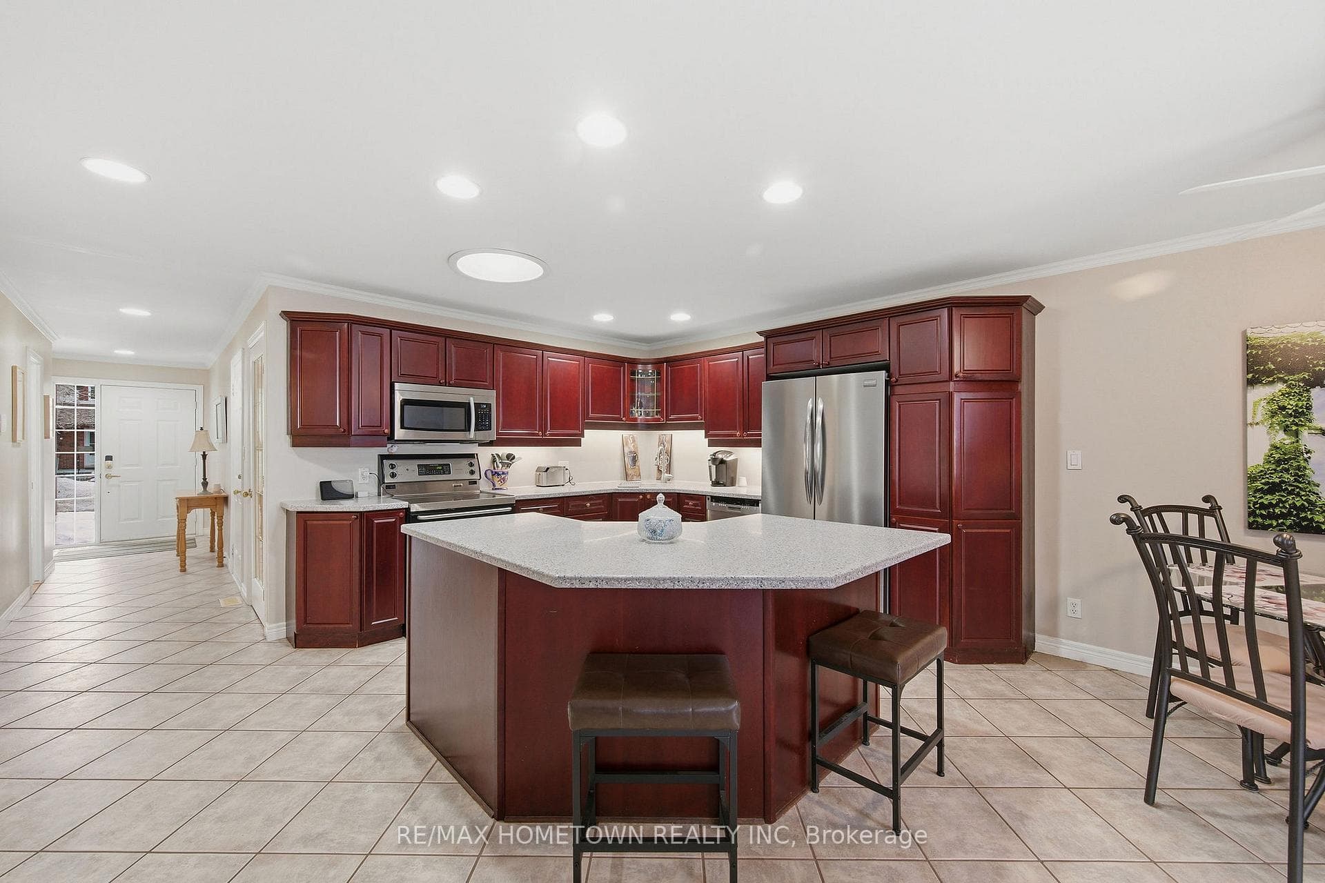 125 Butlers Crescent photo 9