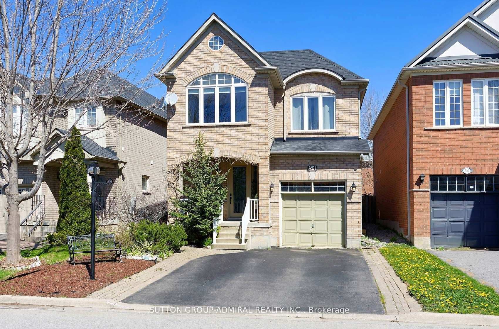 54 Bentoak Crescent photo 1