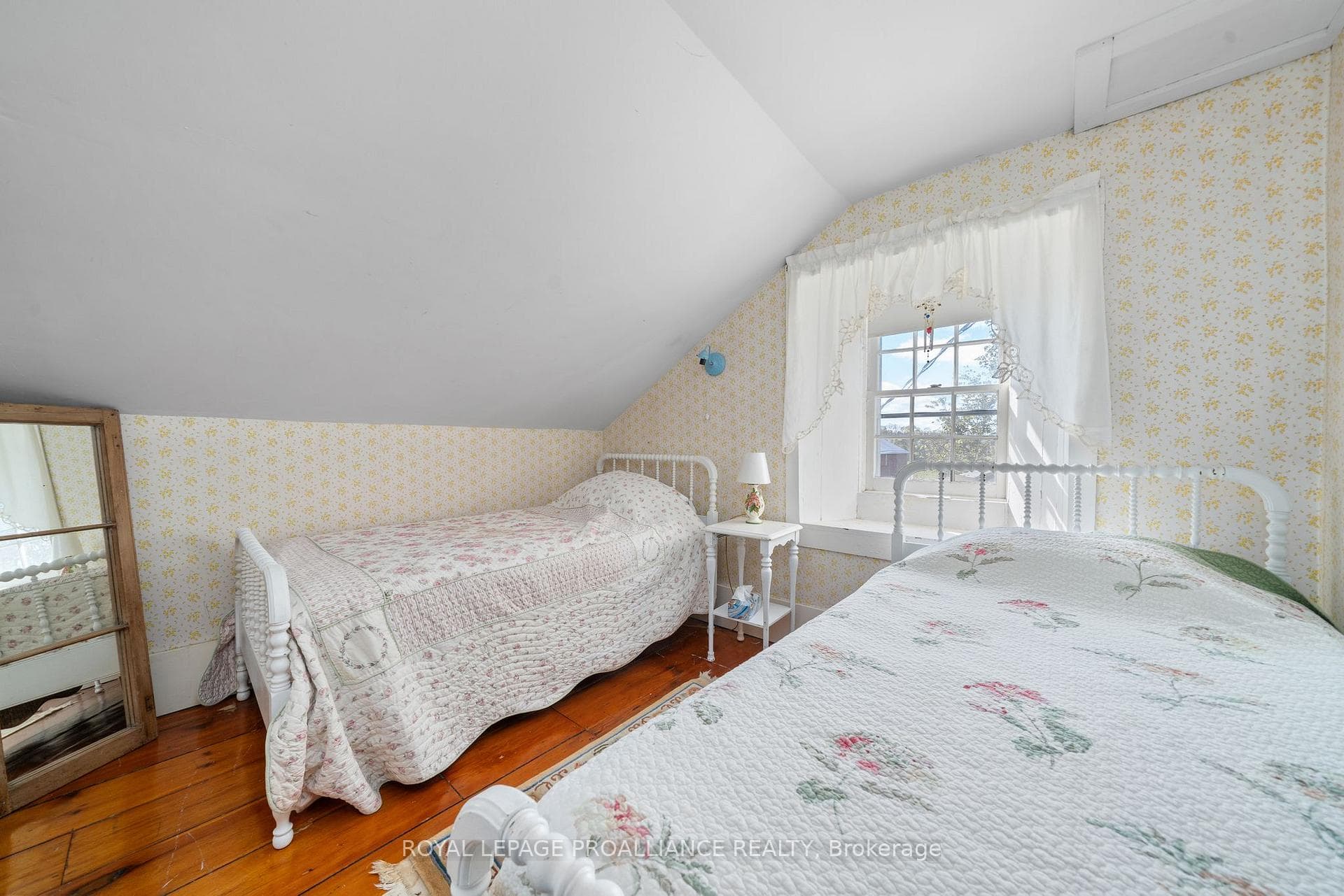 162 Leslie Road photo 26