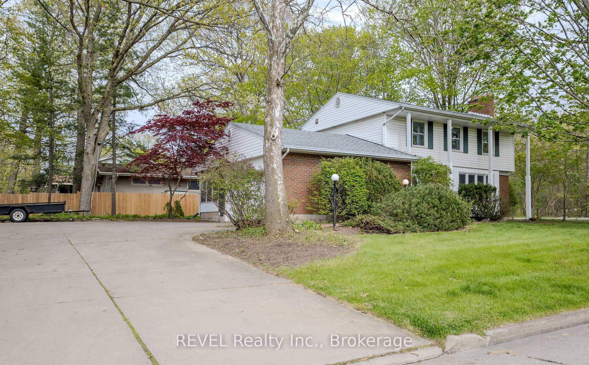 19 Woodington Crescent photo 32