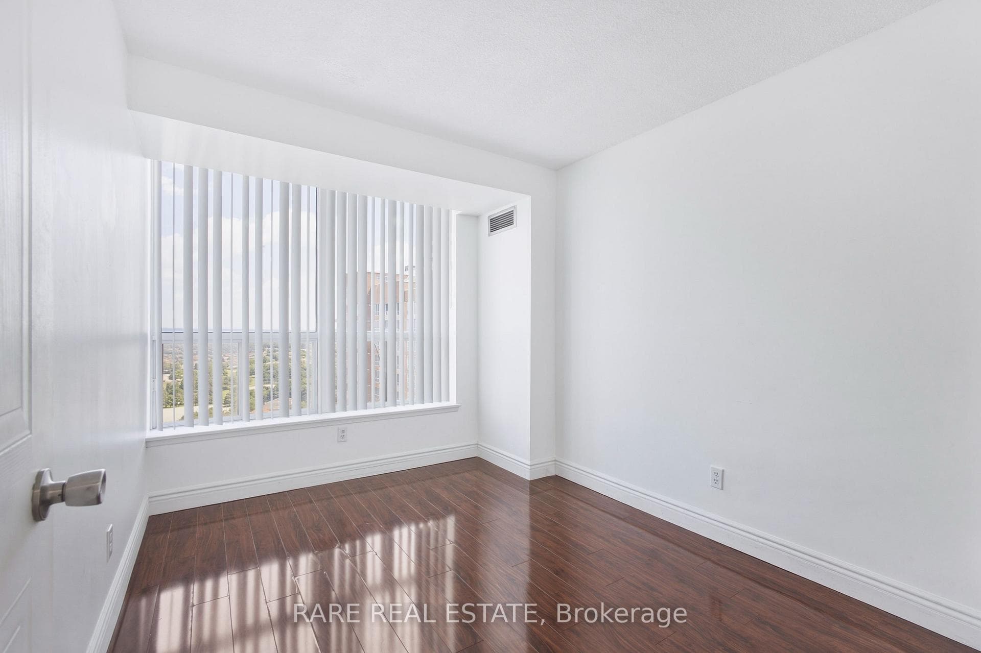 400 Mclevin Avenue Unit 1807 photo 17