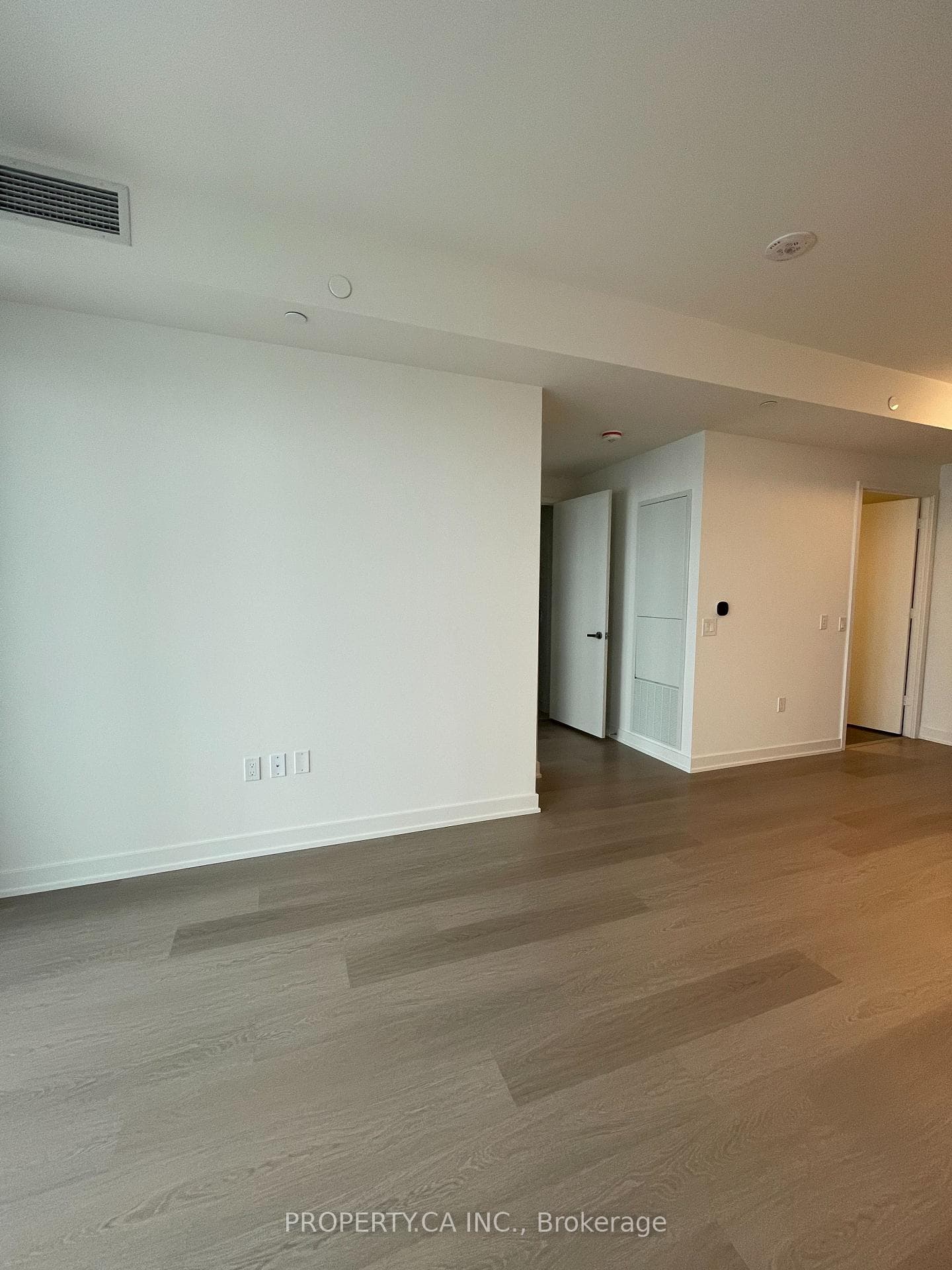 448 Burnhamthorpe Road Unit 3010 photo 5