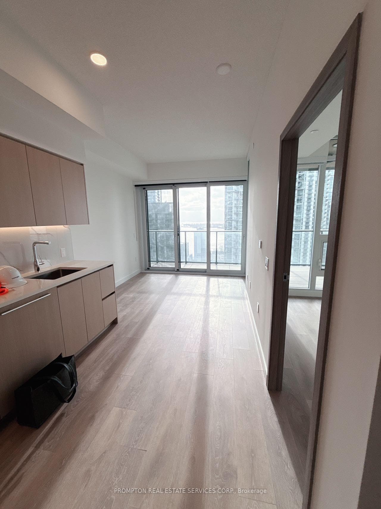 1 Concord Cityplace Way Unit 2606 photo 15