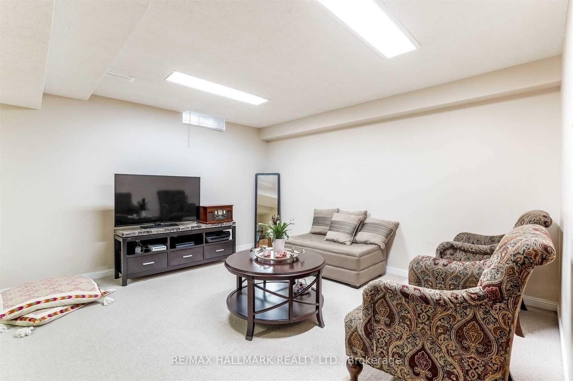 2006 Glenada Crescent Unit 17 photo 18
