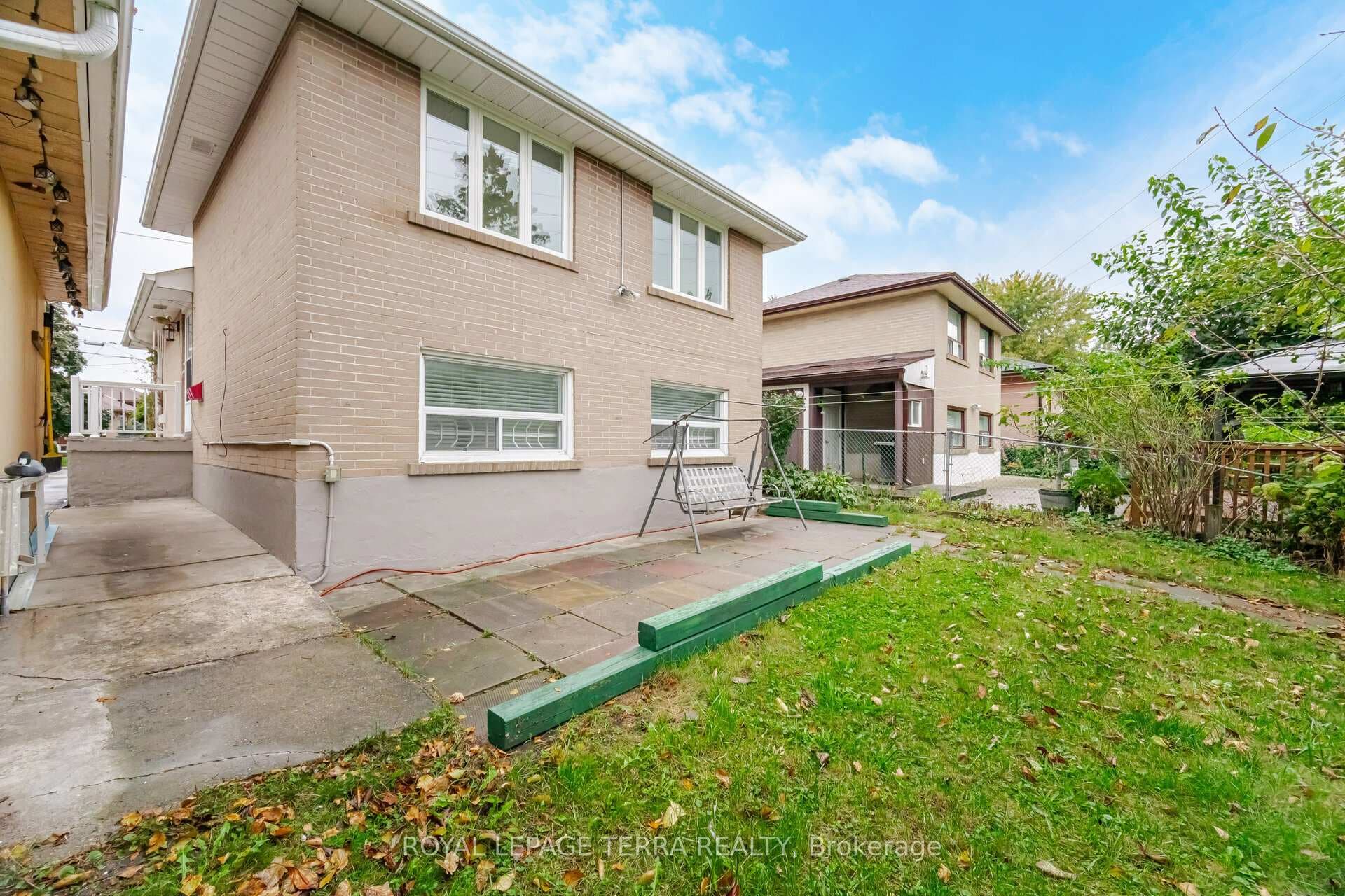 114 Milford Haven Drive photo 36
