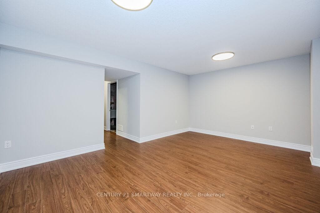 33 Arlington Crescent photo 30