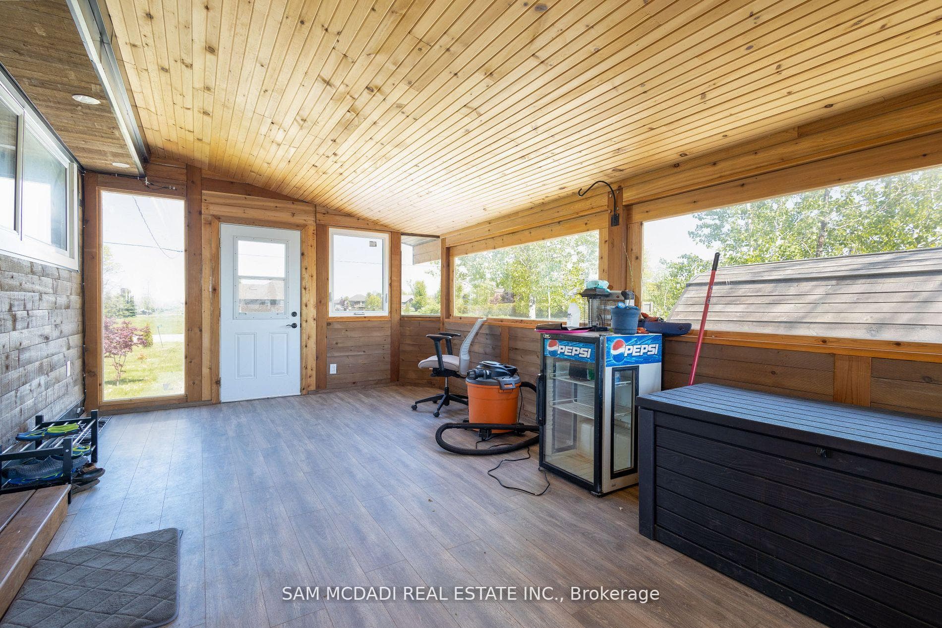 65 Lakeridge Boulevard photo 28