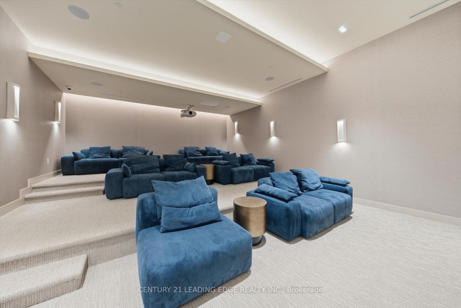 8960 Jane Street Unit 2015 photo 45