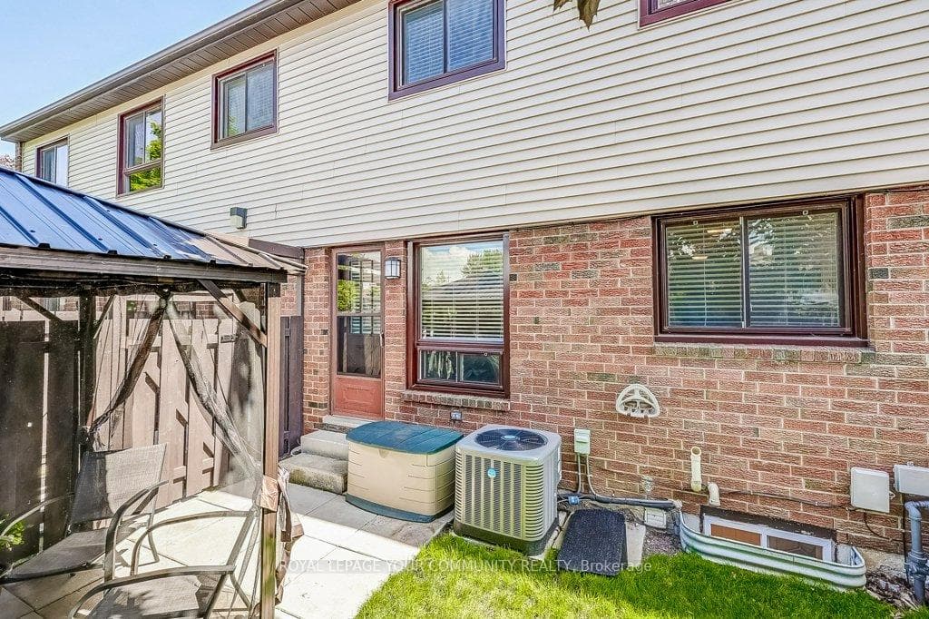 960 Glen Street Unit 113 photo 31