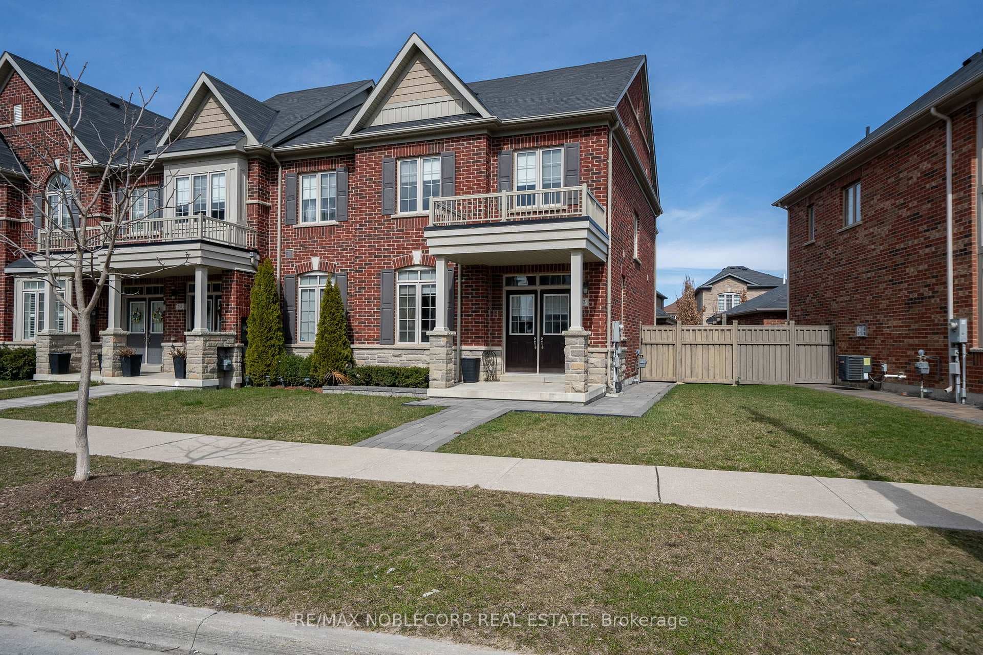252 Moody Drive photo 2