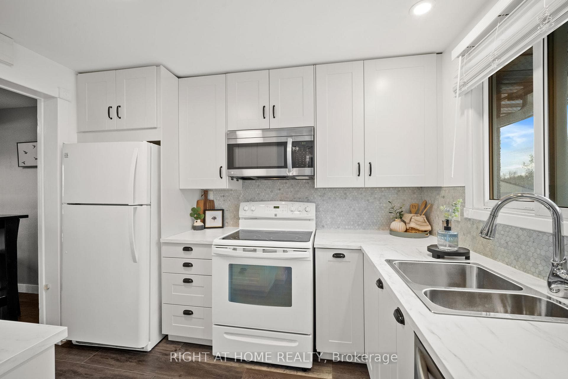336 Woodfield Drive photo 7