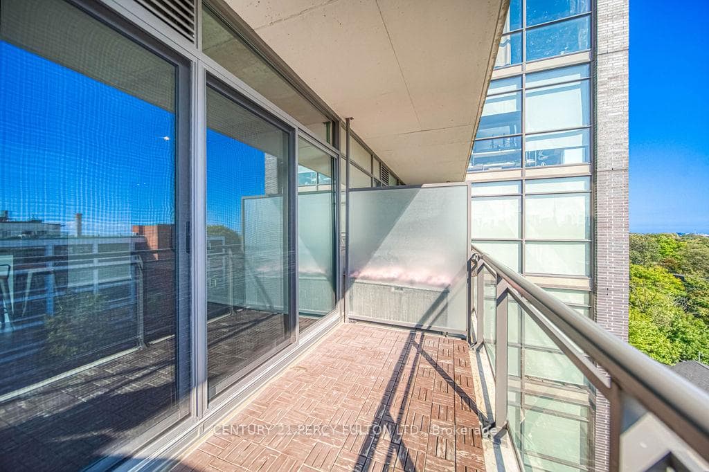 319 Carlaw Avenue Unit 816 photo 21