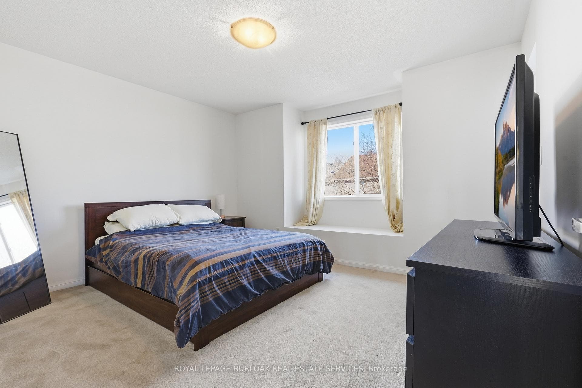 2285 Colbeck Street photo 9