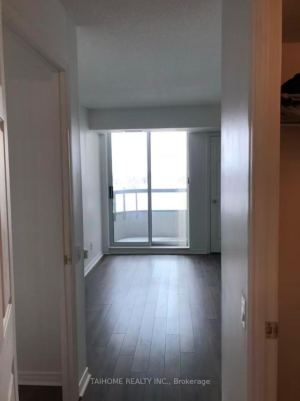 8 Hillcrest Avenue Unit 811 photo 18