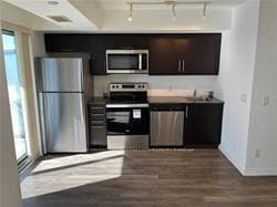 30 Meadowglen Place Unit 607 photo 9