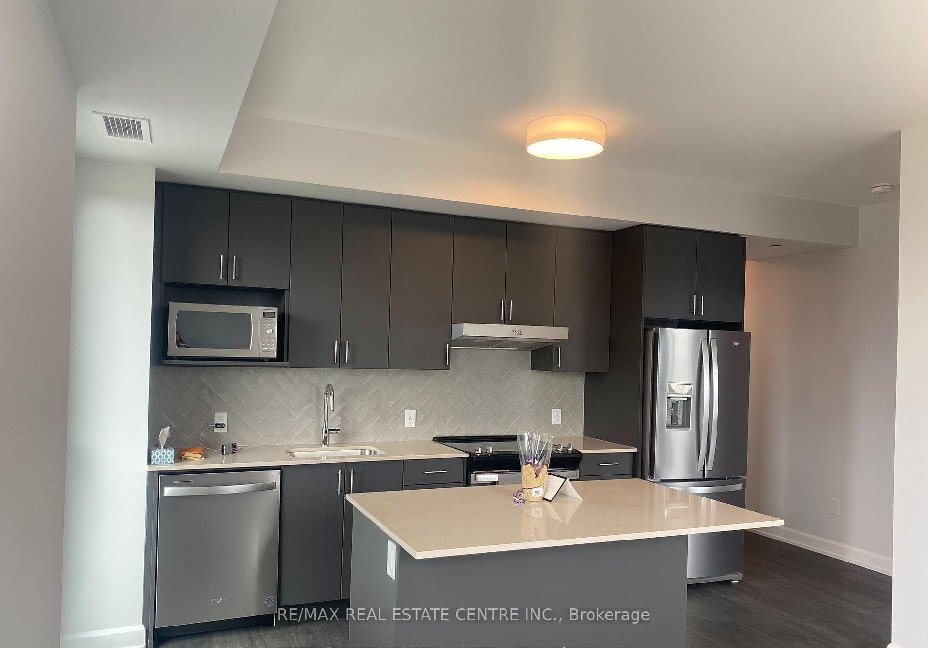 3220 WILLIAM COLTSON Avenue Unit 1404 photo 5