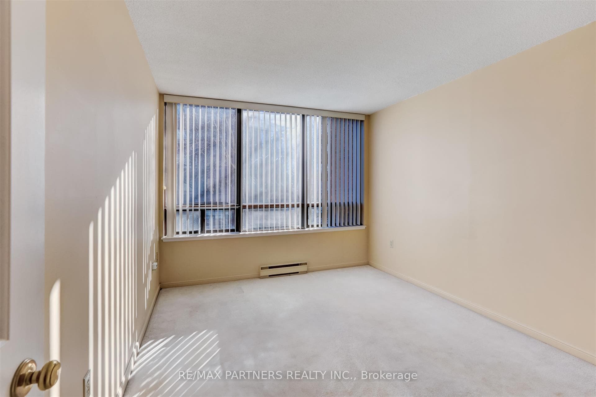 255 The Donway N/A Unit 220 photo 23