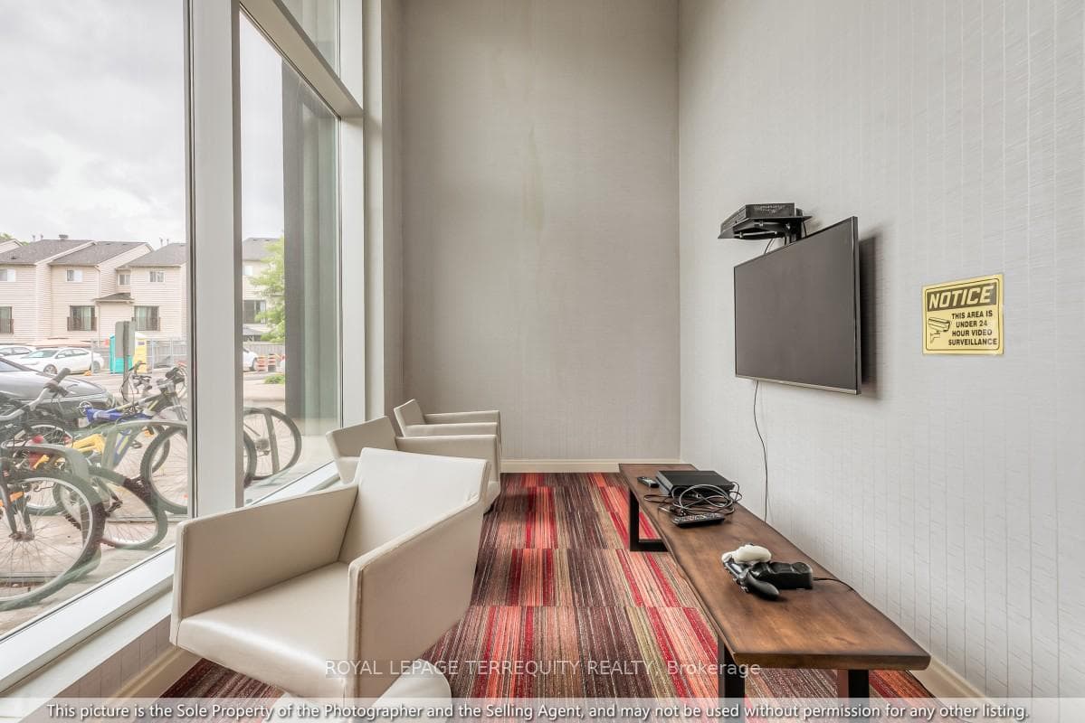 8763 Bayview Avenue Unit 230 photo 45