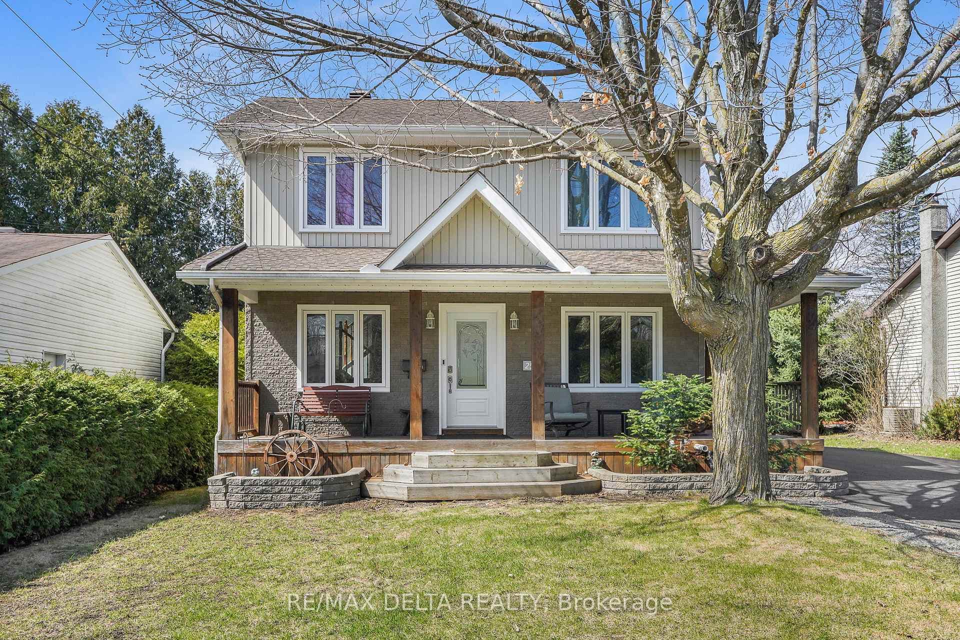 2567 Cleroux Crescent photo 2