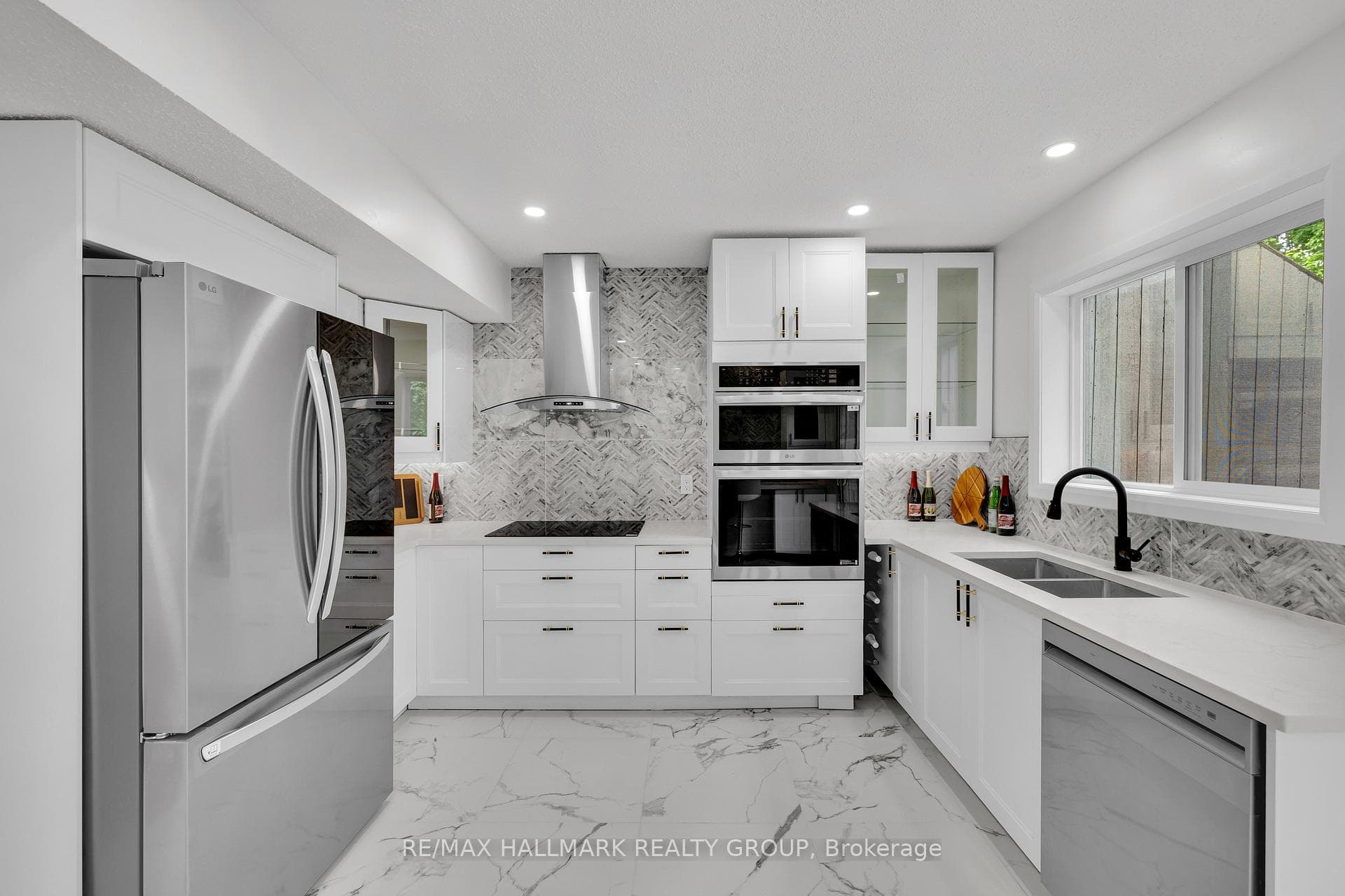 213 BOOTH Street photo 22